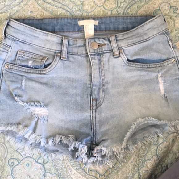 H&M Pants - H&M destroyed denim jean shorts sz 6